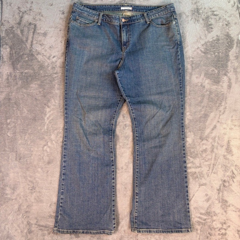 Levi's 590 Bootcut Jeans Women's 18W Blue Medium Wash Stretch Denim Western - Picture 2 of 13